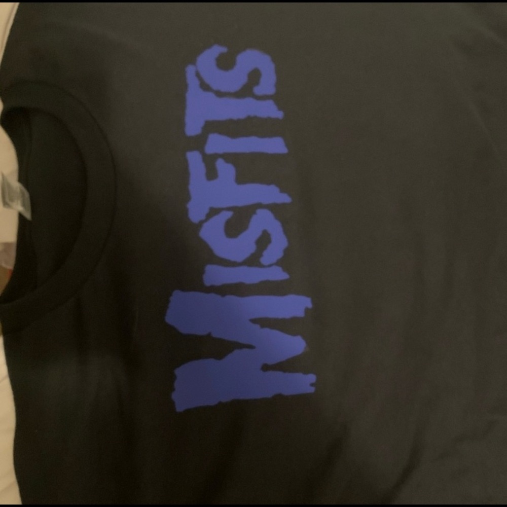 Male misfits shirt